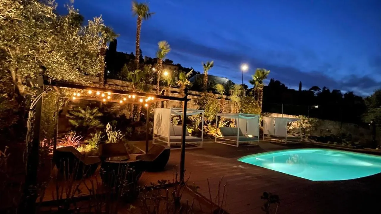 Charming Bellagio Boutique Hotel 2*,