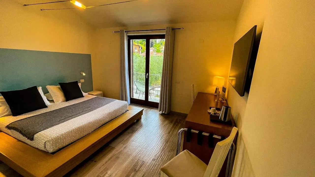 Charming Bellagio Boutique Hotel Couette-café